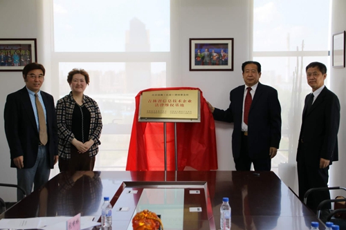 1591326479099044384.jpg 15911711066332182.jpg