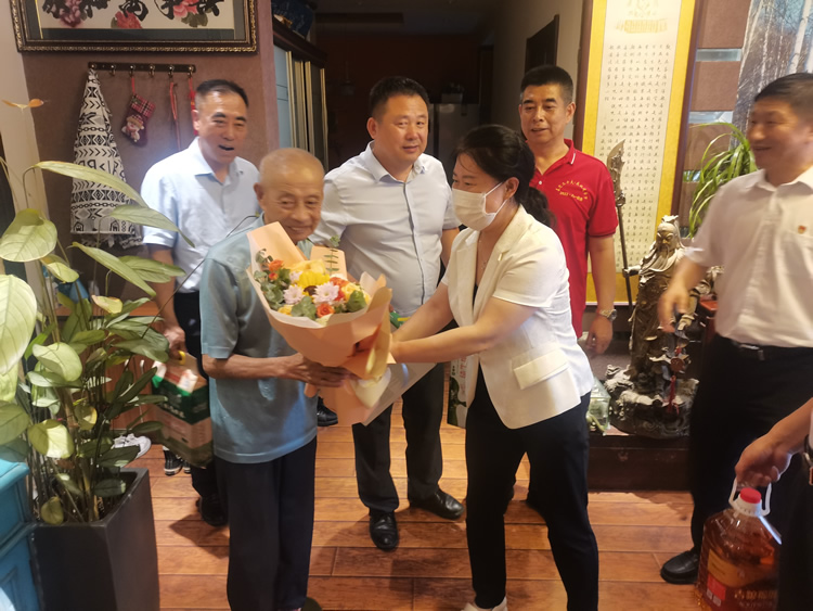 1659334183406006336.jpg 8.1-03.jpg