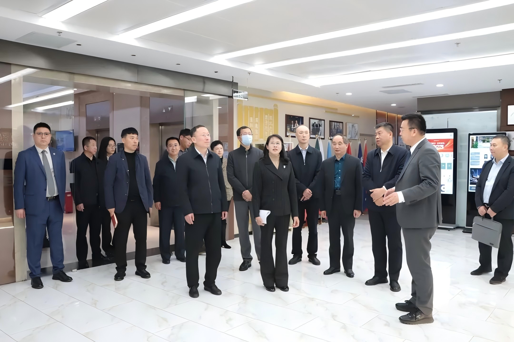 长春市政协副主席刘春明一行到北京盈科（长春）律师事务所调研并座谈